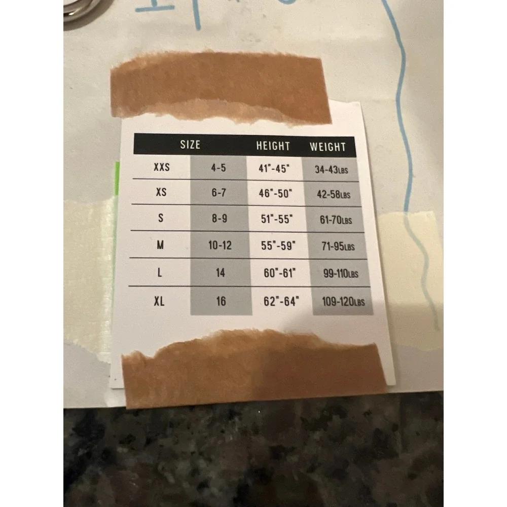 Girls size 16 shorts‎ (2097)